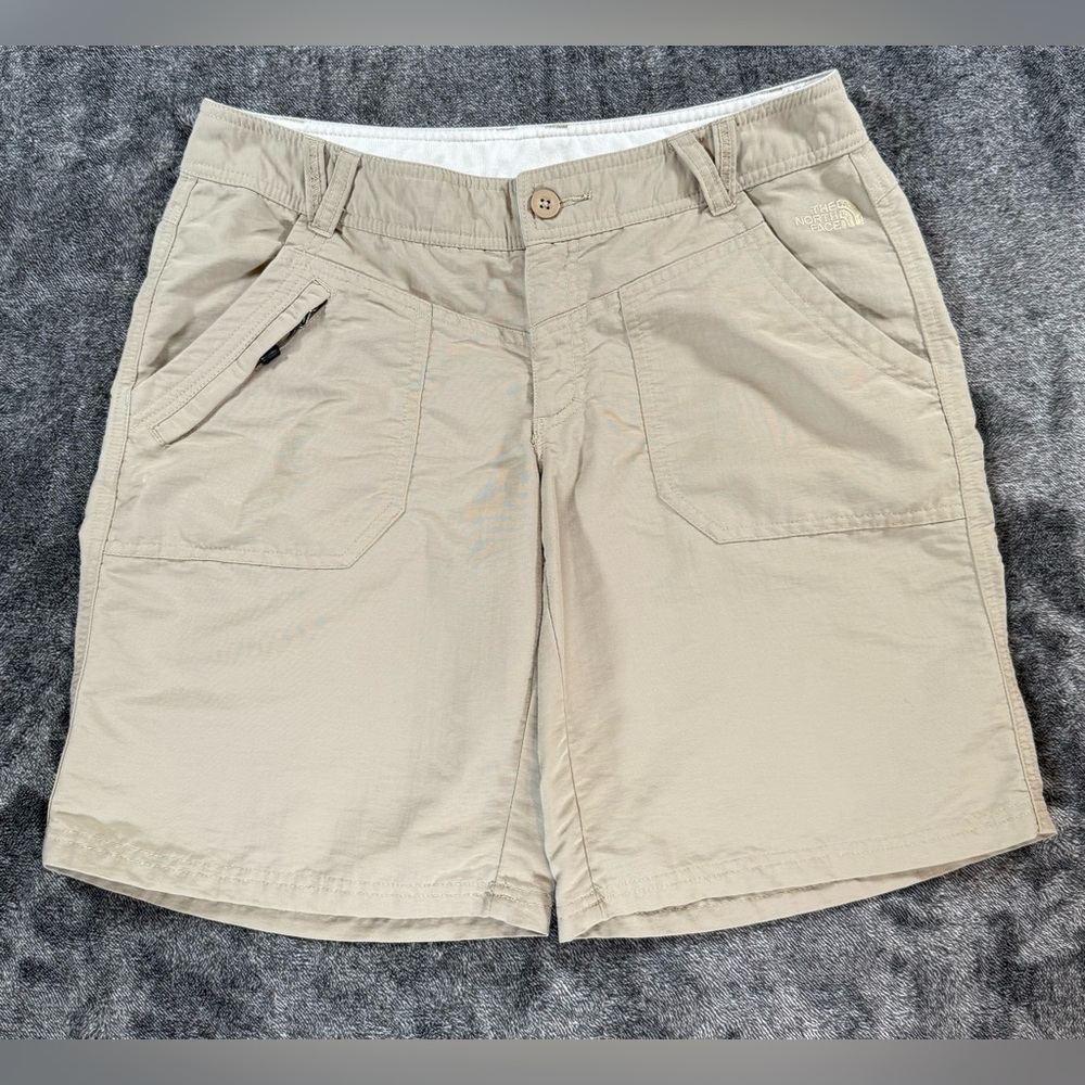 The North Face Women's 100% Nylon Khaki Beige Long Hiking Shorts Sz 10, outdoor